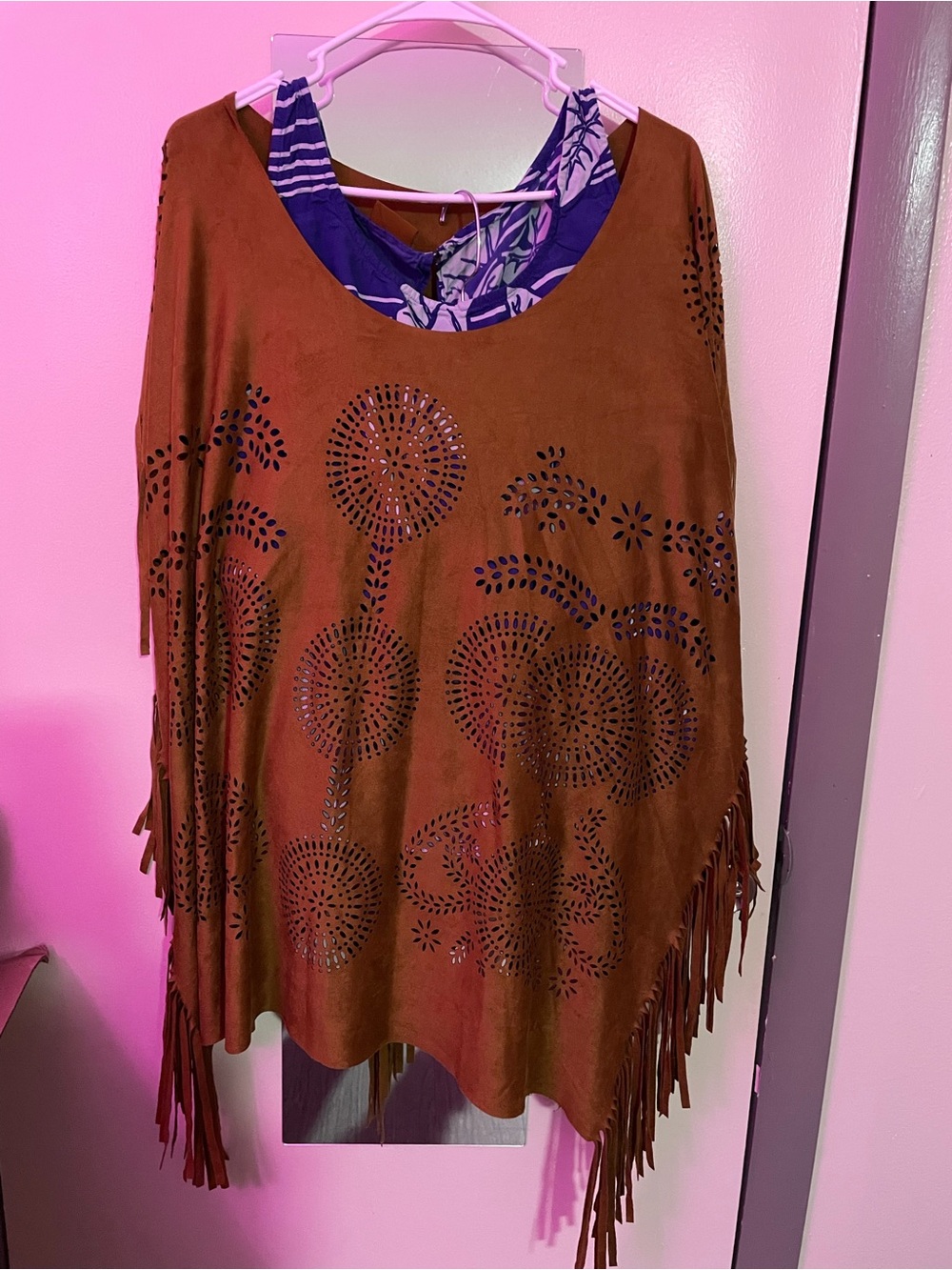 American Eagle women’s shorts size 10 L tank/like new faux suede poncho w/fringe - Picture 4 of 11